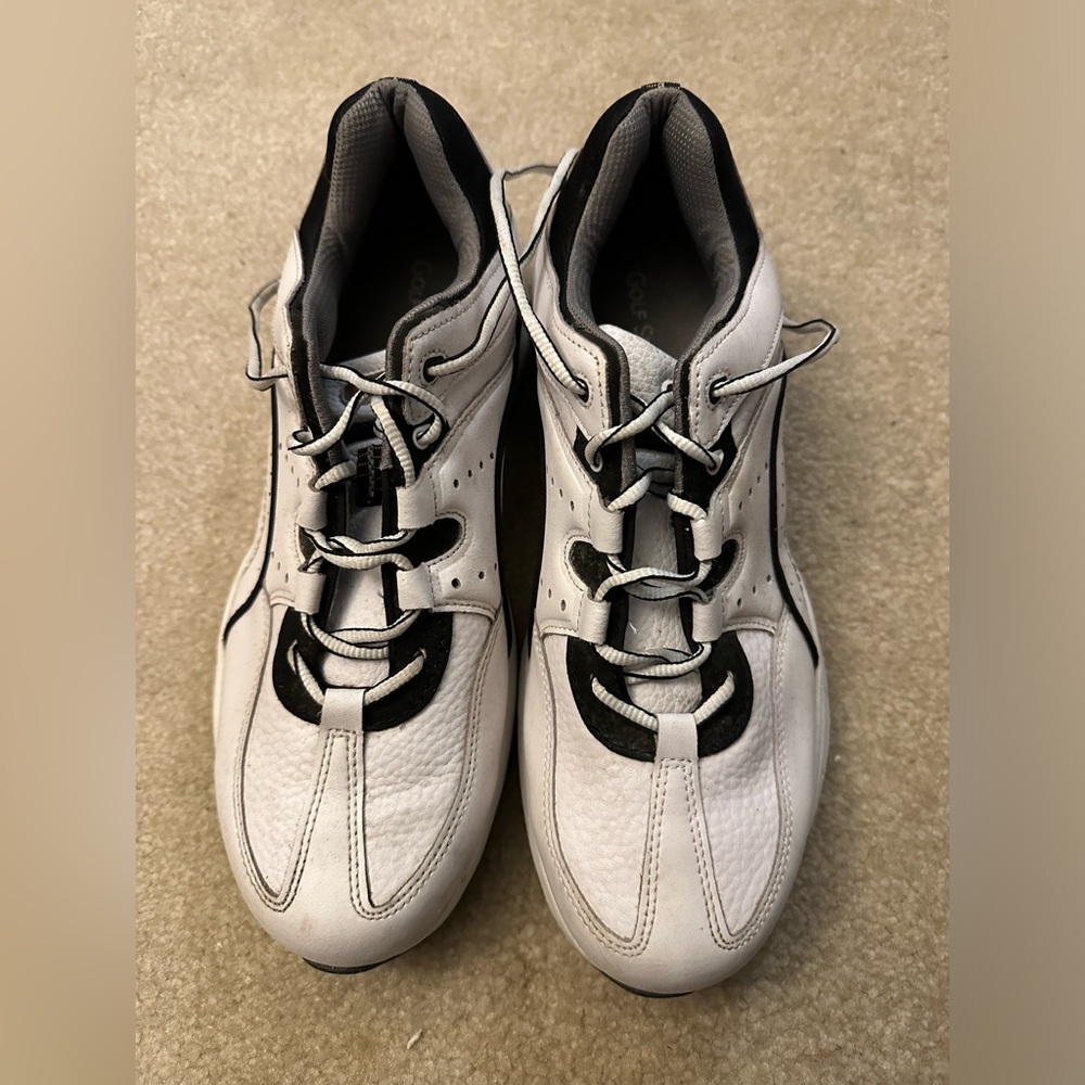 EUC FootJoy Men Golf Specialty Golf Shoes Size 11, great shape, spikes like new